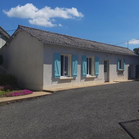 gîte des lavandières Le Vigeant Extérieur photo